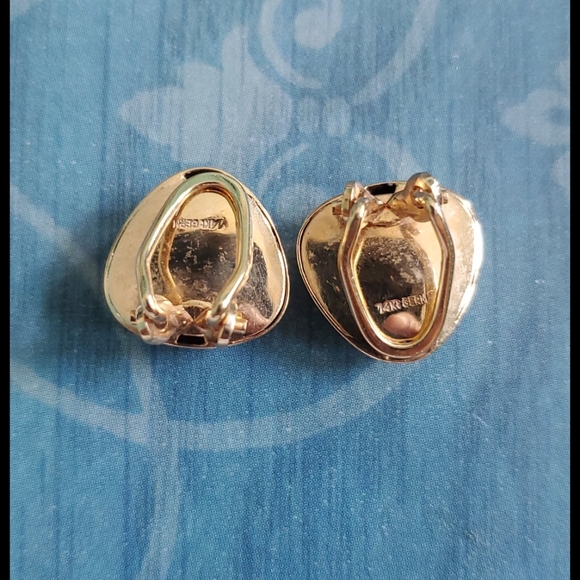 🎉HP🎉14K GERM Yellow Gold Sculpted Dome Clip on - Picture 2 of 10